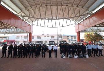 Gobierno de Cunduacán entrega patrullas, uniforme y apoyos sociales a elementos de Seguridad Pública