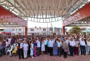 Entregan bonos a maestros jubilados de Cunduacán