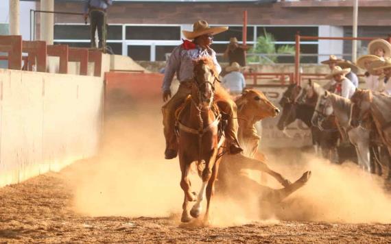 Se presentaron charros en el lienzo "Lic. Carlos A. Madrazo Becerra"