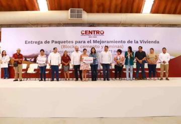 Realizan tercera entrega del programa Suministro de Paquetes para el Mejoramiento de Vivienda en Centro