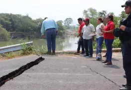 Abrirán paso alterno por daños del puente "San Antonio" en Teapa