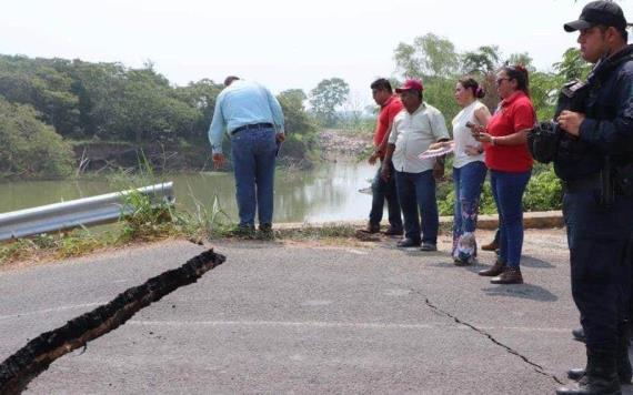 Abrirán paso alterno por daños del puente "San Antonio" en Teapa