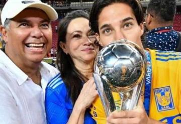 Disfruta Diego Lainez el título con Tigres en la Liga MX