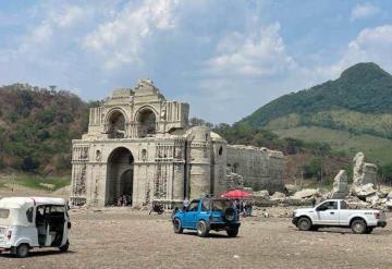 La basílica más grande en Chiapas, quedó al descubierto por la sequía en la presa Malpaso