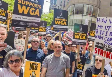 Actores de Hollywood entran en huelga que podría paralizar la industria