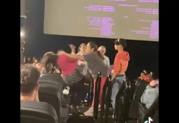 Barbie boxeadora: mujeres pelean en un cine al terminar la función