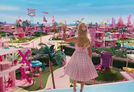 Escritor de Una Familia de Diez critica gui&oacute;n de la pel&iacute;cula de Barbie, de Greta Gerwig