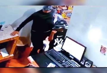 Video: Pareja usa a su hijo para robar un negocio en Venezuela