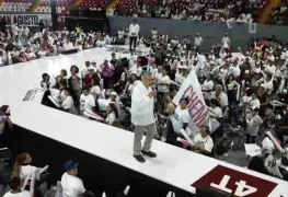 Pide Adán Augusto "no meterse el pie" entre aspirantes de la 4T