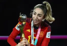 Olga Carmona: ¿quién es la futbolista de España que pasó del triunfo a la trágica muerte de su padre?