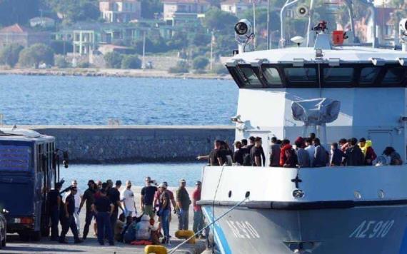 Grecia rescata a 90 migrantes que viajaban en un yate en el suroeste del país