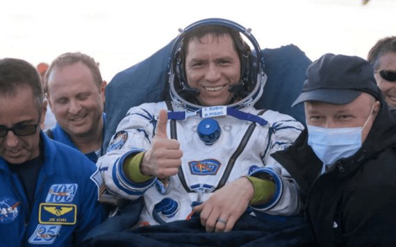 Astronauta regresa a La Tierra después de 371 días atrapado en el espacio