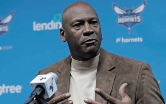 Michael Jordan, primer deportista más adinerado de EUA