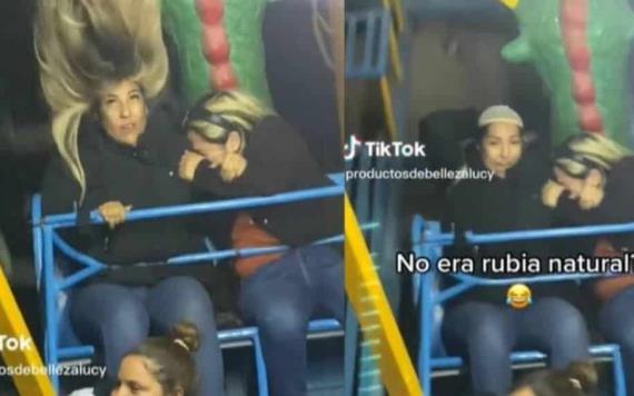 Mujer pierde su peluca en juego mecánico; ¿no era rubia natural? | VIDEO