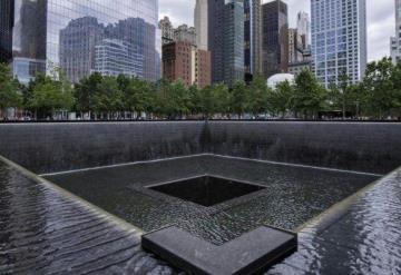 Un hombre se lanza a foso del Memorial del 11 de septiembre en NY