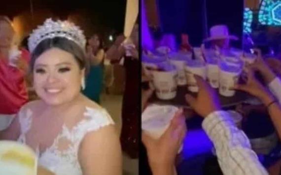 ¡Con salsita! Novios regalan sopas Maruchan en plena boda; invitados se arremolinan por una