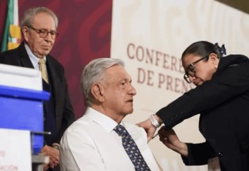 AMLO recibe vacunas contra covid-19 e influenza: es lo mejor que pueden hacer