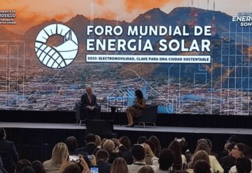 Bill Clinton, expresidente de EEUU participa en segundo Foro Mundial de Energía Solar