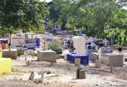 ´Voces extrañas´ en panteón de sabina