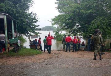 Personal del cerepaec-frontera sur recorren los municipios Tenosique y Emiliano Zapata ante la alerta generada por el río usumacinta.