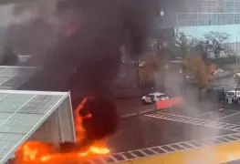 Explota auto en la frontera de EU y Canadá