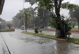 Frente frío no causa estragos en viviendas y calles, solamente encharcamientos en Jonuta