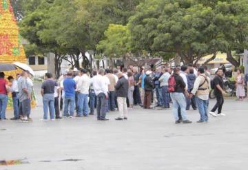 Taxistas amarillos protestan contra convocatoria de la SEMOVI