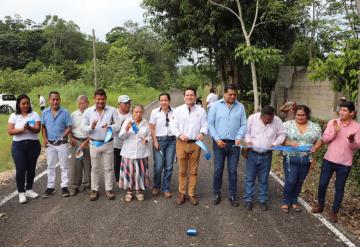 Gobierno de Cunduacán entrega obra de rehabilitación de camino en la Colonia Las Palmas