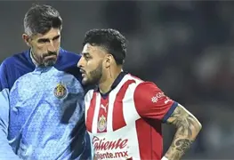 Afici&oacute;n le vuelve a gritar borracho a Alexis Vega