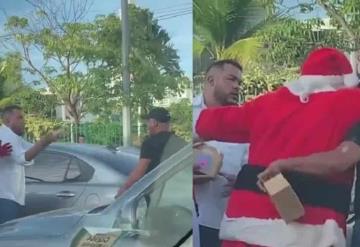 ¡Feliz navidad! Santa Claus detiene pelea de tránsito | VIDEO