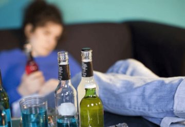 ADOLESCENTES Y CONSUMO DE ALCOHOL