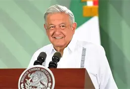 AMLO es declarado "h&eacute;roe nacional" en Motul, Yucat&aacute;n.