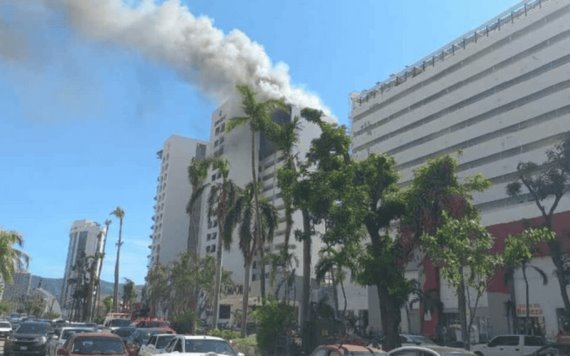 VIDEO: Incendio en el recién reabierto hotel Emporio en Acapulco