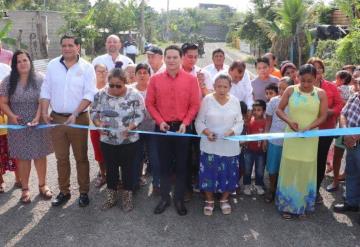 Gobierno de Cunduacán hizo entrega de los trabajos de rehabilitación de camino en la Colonia Guadalupe Victoria