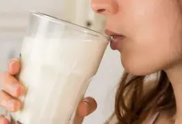 Qué efectos provoca en el cuerpo consumir grandes cantidades de leche diariamente