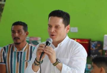 Gobierno de Cunduacán entrega apoyo a primaria de la Colonia Emiliano Zapata