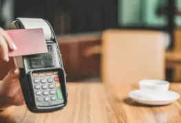 Robo de tarjeta en cajeros: así es el modus operandi