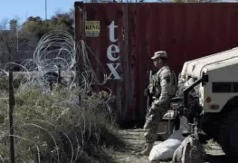Texas impide que patrulla fronteriza ayude a migrantes