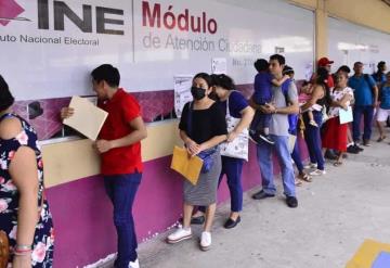 Módulos del INE atenderán hasta media noche