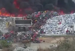 Incendio consume empresa de reciclaje de plásticos en Chalco