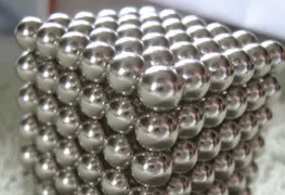 Murió niño de 8 años por tragarse diez imanes en un reto viral