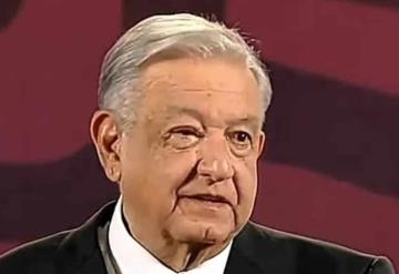 AMLO tiene una enfermedad en su ojo derecho.