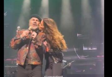 Lucero besa a Mijares en pleno concierto y redes aseguran que el amor volvió