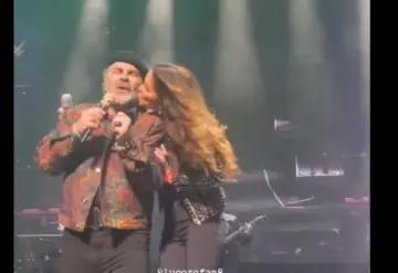 Lucero besa a Mijares en pleno concierto y redes aseguran que el amor volvió