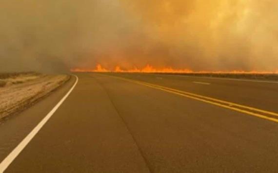 Incendio fuera de control en Texas, es el más grande que se ha registrado en el estado