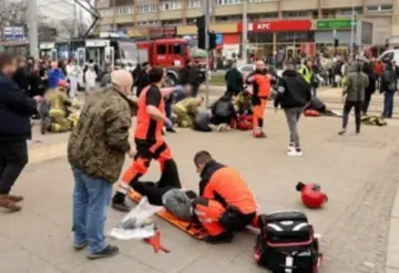 Automóvil embiste a peatones en Polonia y deja al menos 19 heridos