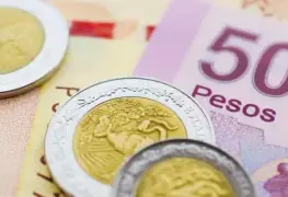 El peso vuelve a colocarse debajo de $17