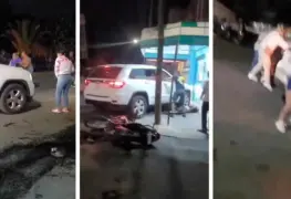Conductor embiste a peatones que auxiliaban a un herido en la calle