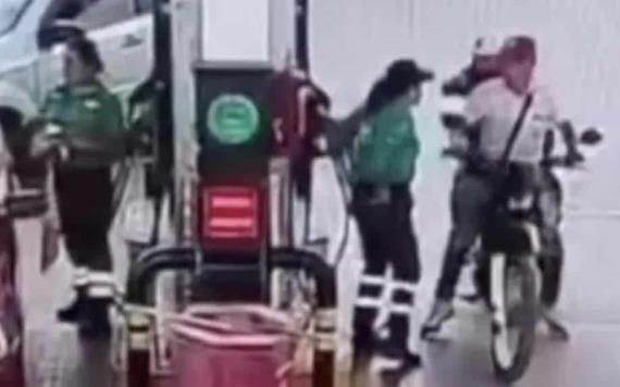 Asaltantes en gasolinera de Edomex acaban tundidos y bañados con combustible