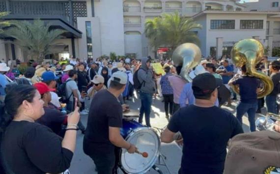 Músicos marchan en Mazatlán a favor de la música de banda